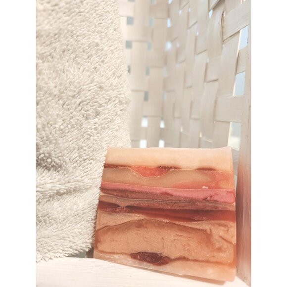 Rose Scented Glycerine Soap: Colourful Handmade Artisan Bath Bar - Picture 3 of 10
